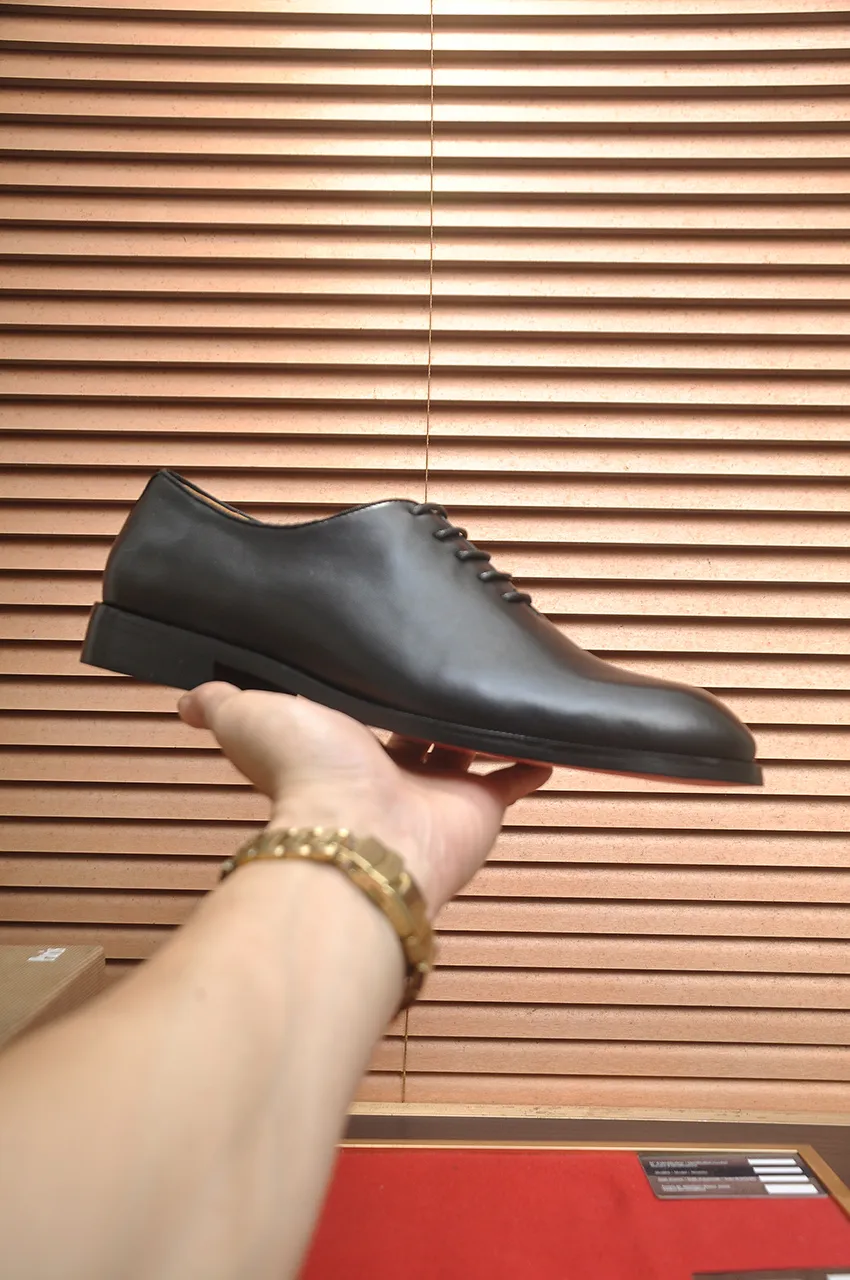 Men's shoes 💰620💶 [Chrstian Loubotin] Red-soled shoes 💋Original mold opening, the highest version on the market, purely handmade ➕Imported cowhide uppers, first-layer water-dyed cowhide lining! Original EU high-gloss outsole. 38 to 45 (45 customized)